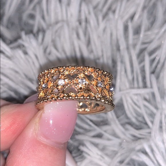 Jewelry - Gorgeous Dazzling Heart design ornate ring